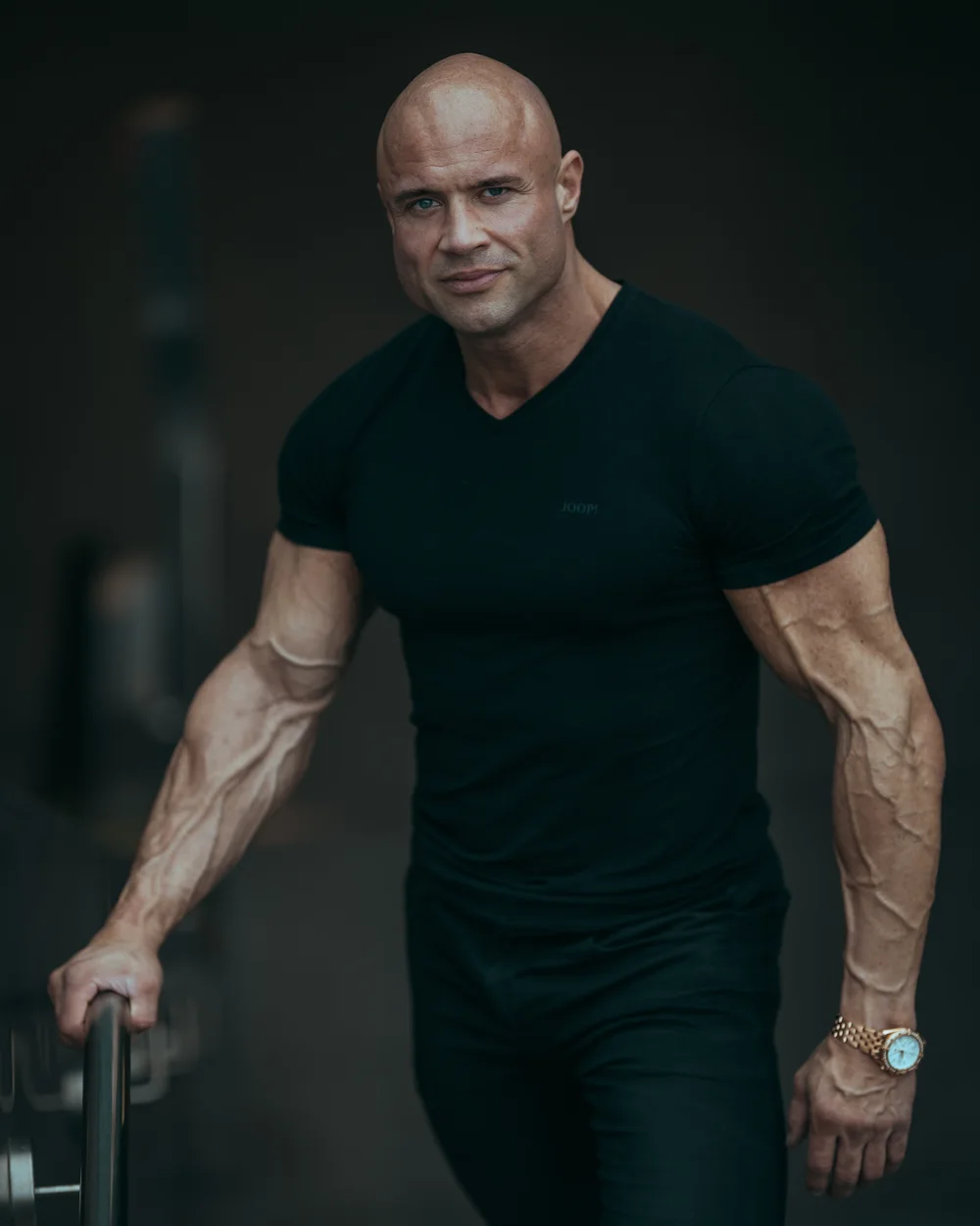 Daniel Wunderlich, Bodyformer und Trainer, im schwarzen Shirt